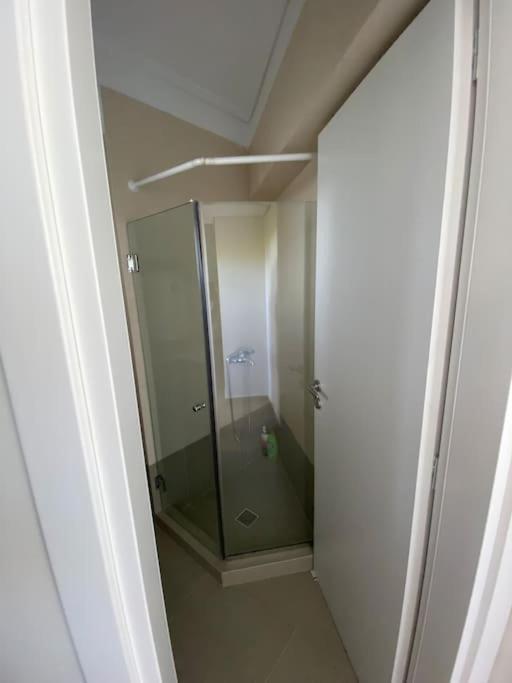 Cozy 2 Room Apartment With Garden Near Athens Air-Port 阿特米达 外观 照片